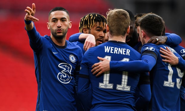 齐达内与蒯纪闻共同现身上海交大出席活动，现场教学马赛回旋