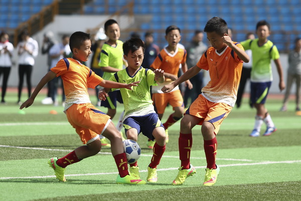 杜兰特篮下补篮，逆转比赛